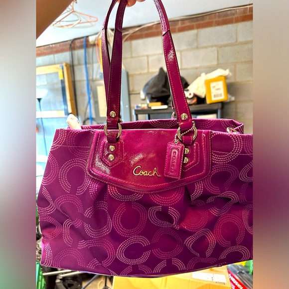 Coach purple patent leather purse hotsell